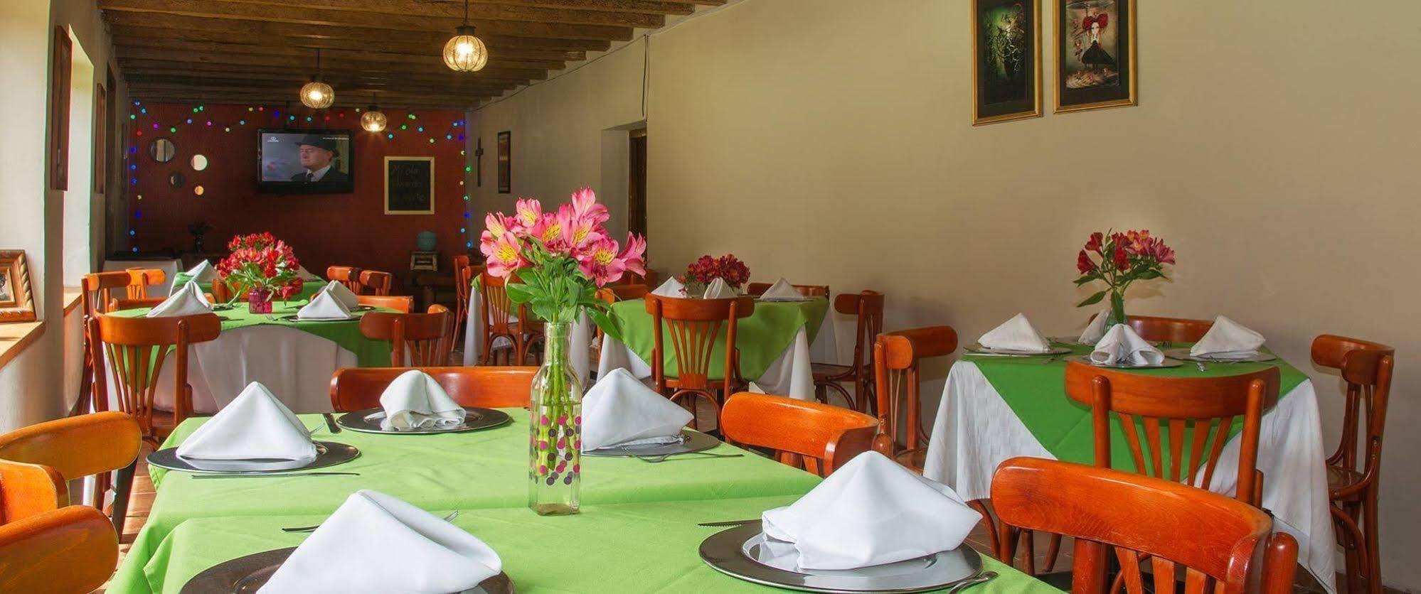 Hotel Santa Clara San Cristóbal de Las Casas Екстериор снимка